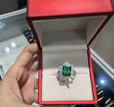 انگشتر نقره جواهر زمرد